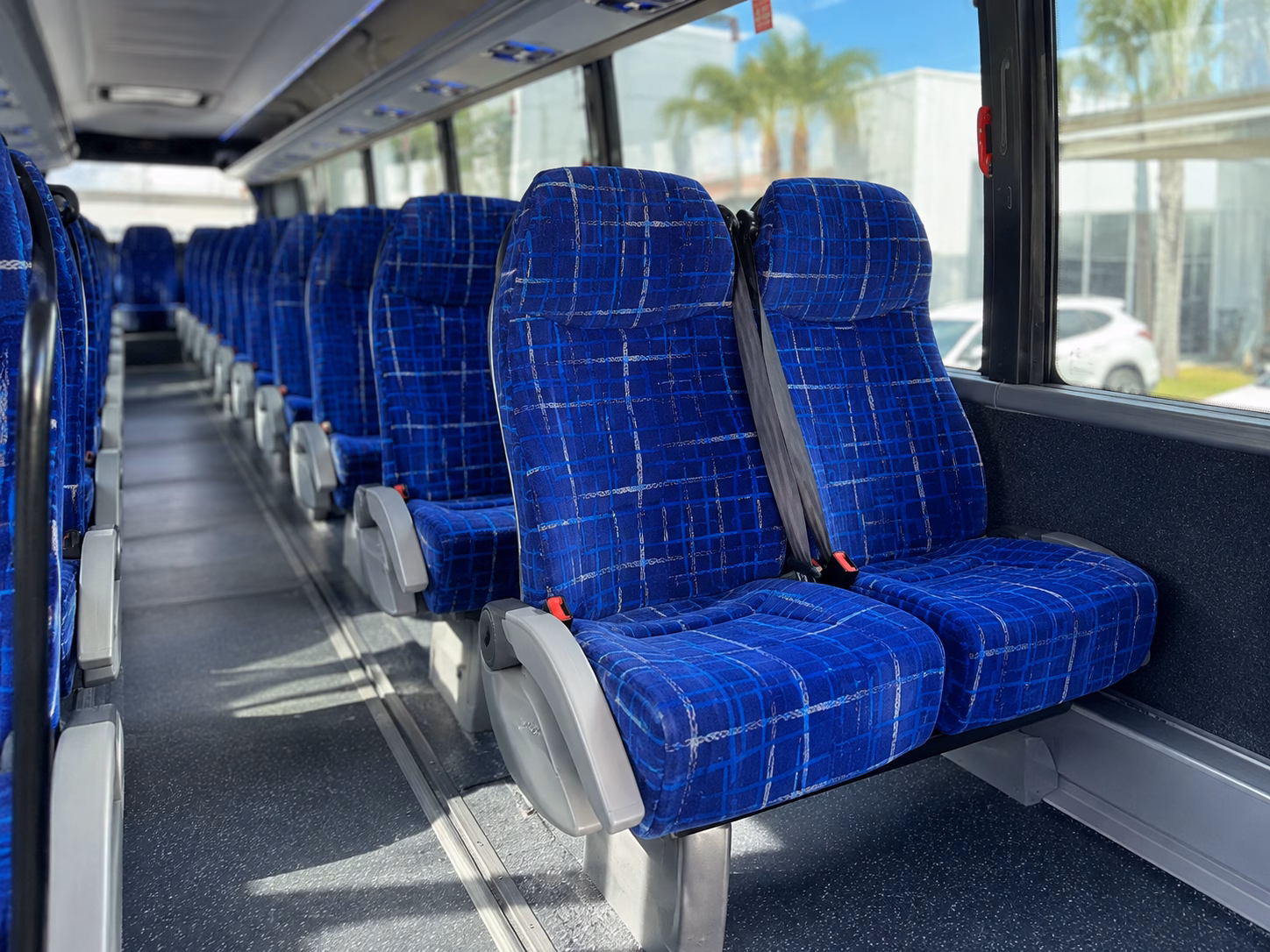 bus rentals to temecula wineries along rancho california road