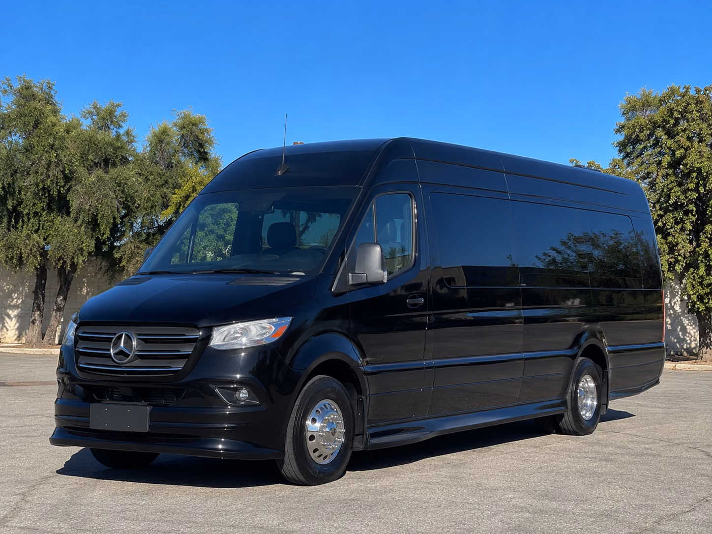 transportation serving pomona and nearby cities